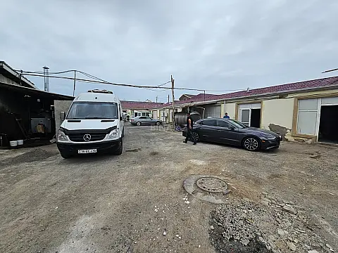 Satılır obyekt 700 m²