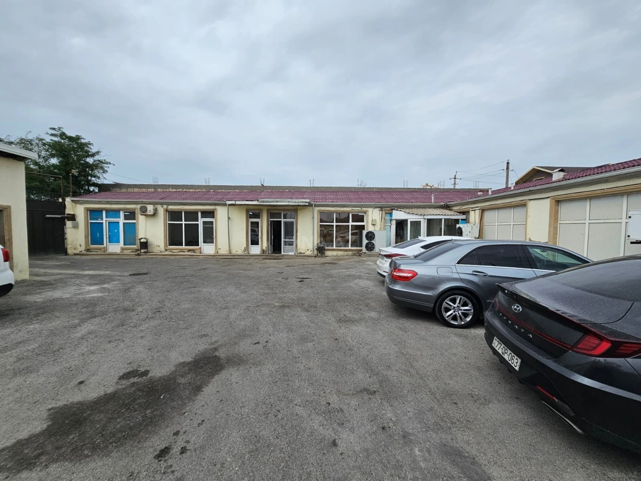 Satılır obyekt 700 m²