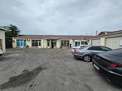 Satılır obyekt 700 m²