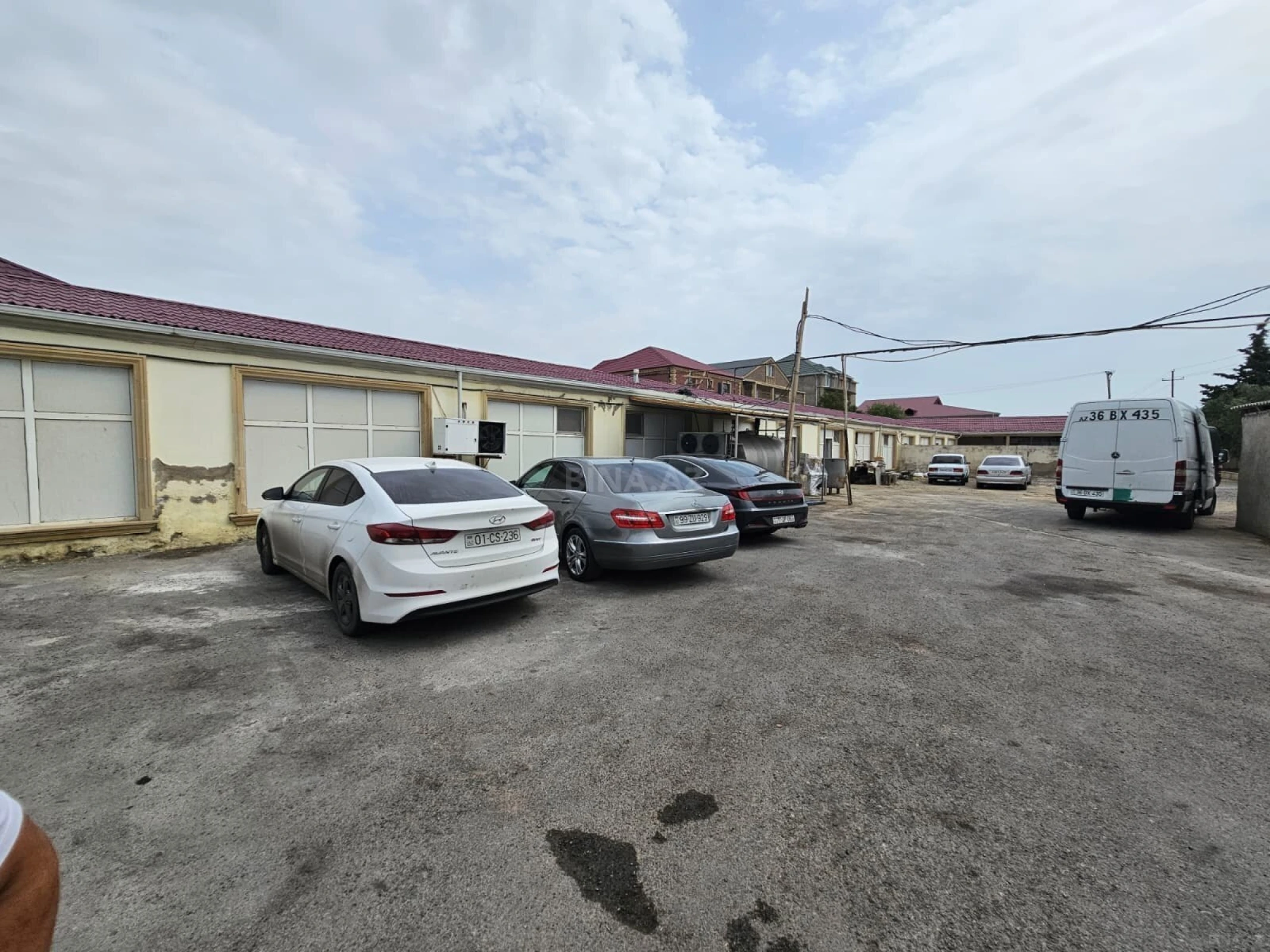 Satılır obyekt 700 m²