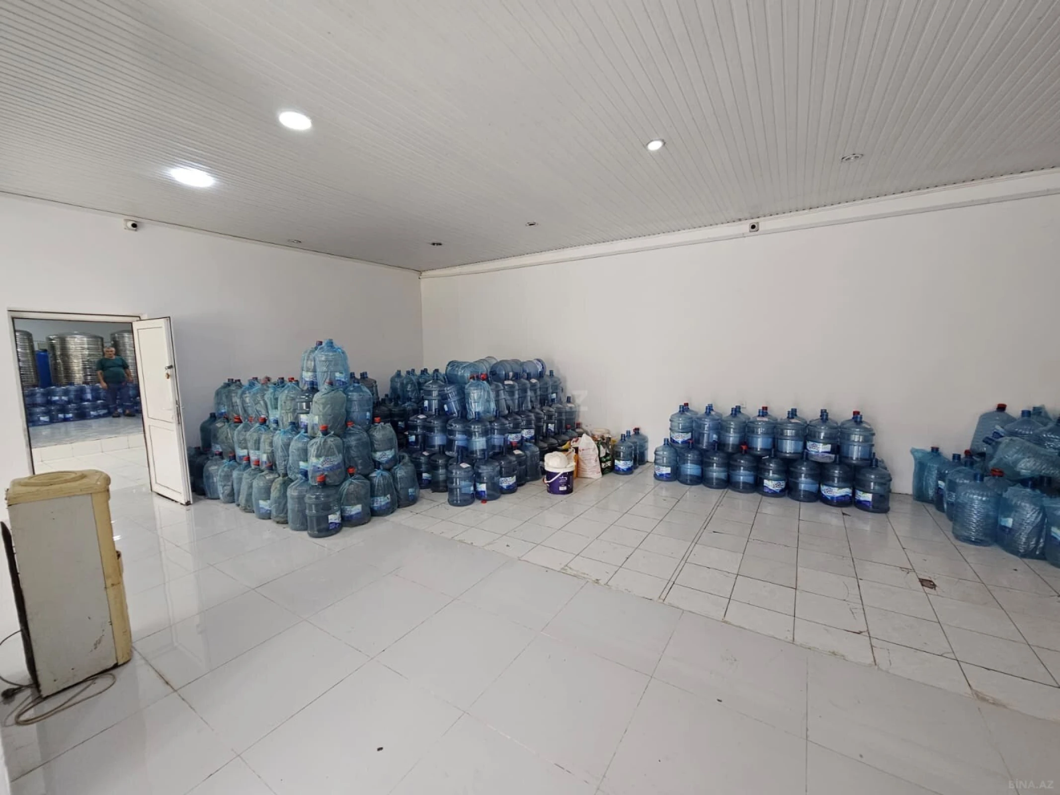 Satılır obyekt 700 m²