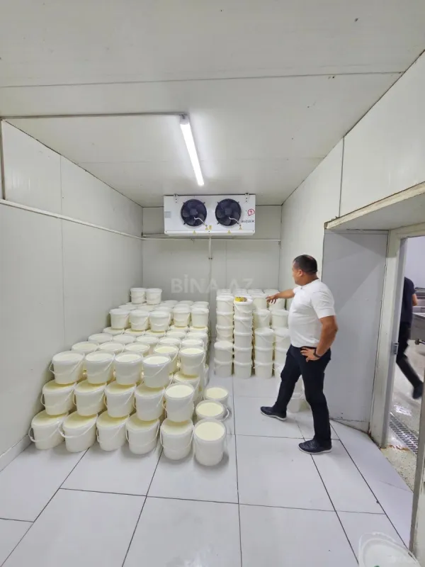 Satılır obyekt 700 m²