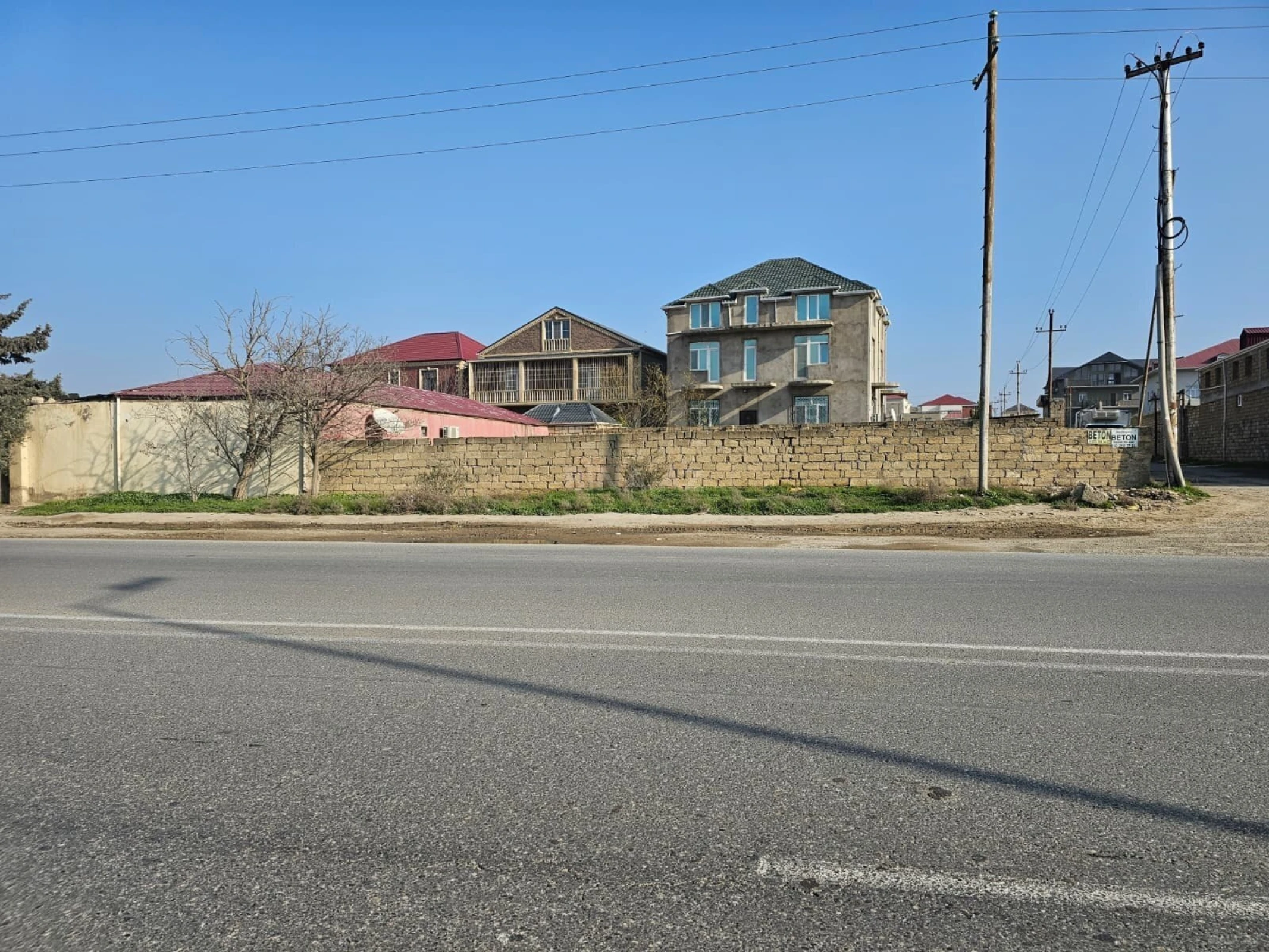 Satılır obyekt 700 m²