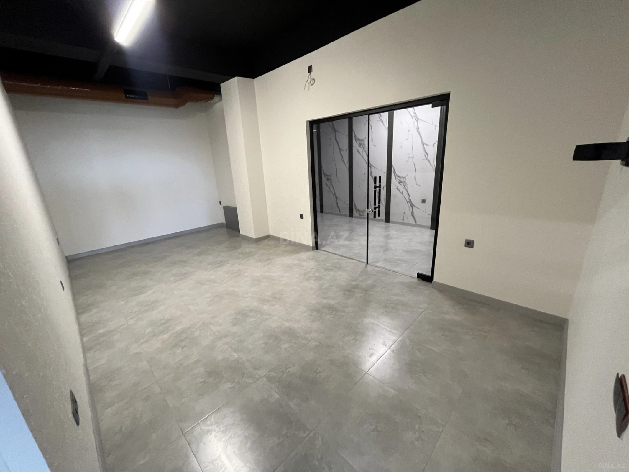 Kirayə verilir 1 otaqlı ofis 27 m²