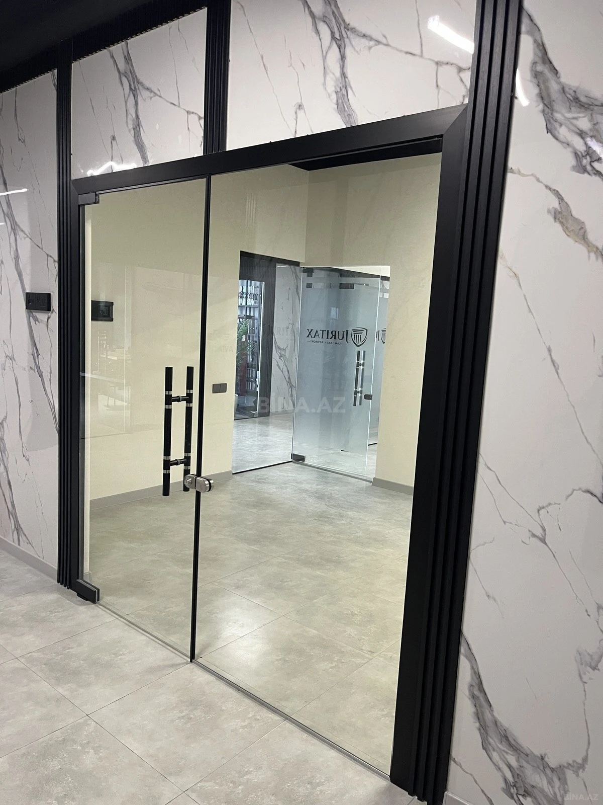 Kirayə verilir 1 otaqlı ofis 27 m²