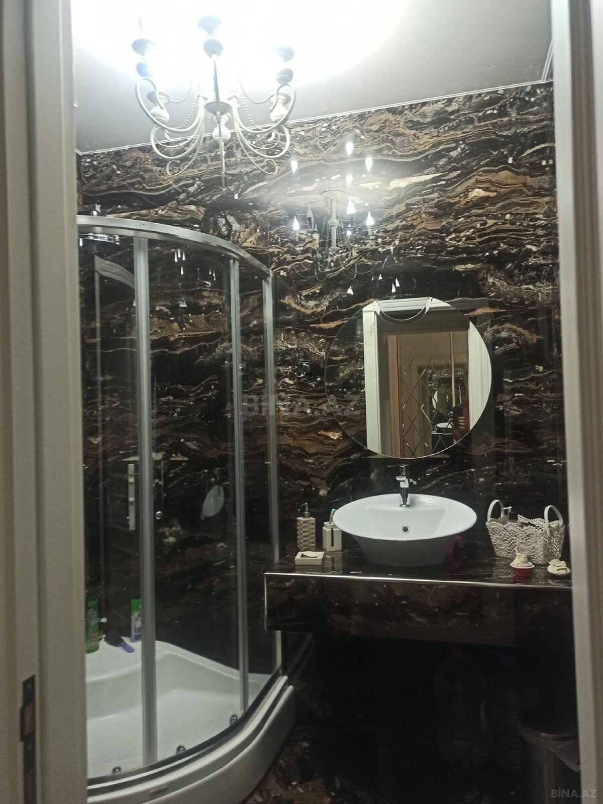 Satılır 4 otaqlı mənzil 147 m²