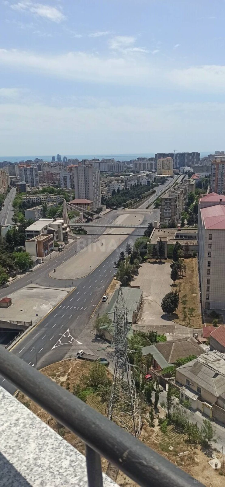 Satılır 4 otaqlı mənzil 147 m²