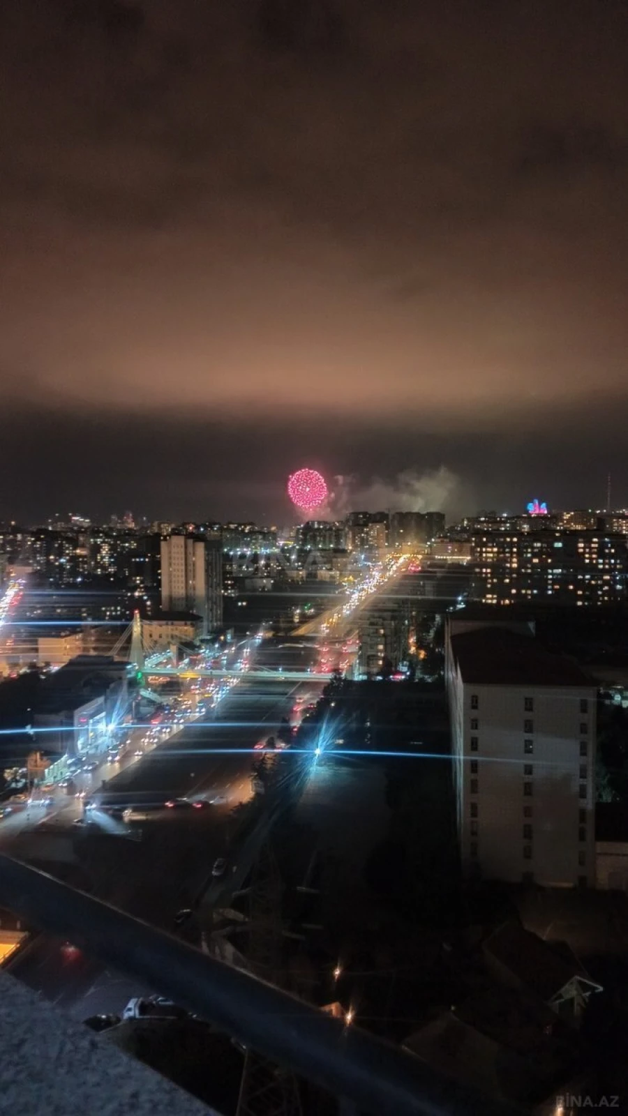 Satılır 4 otaqlı mənzil 147 m²