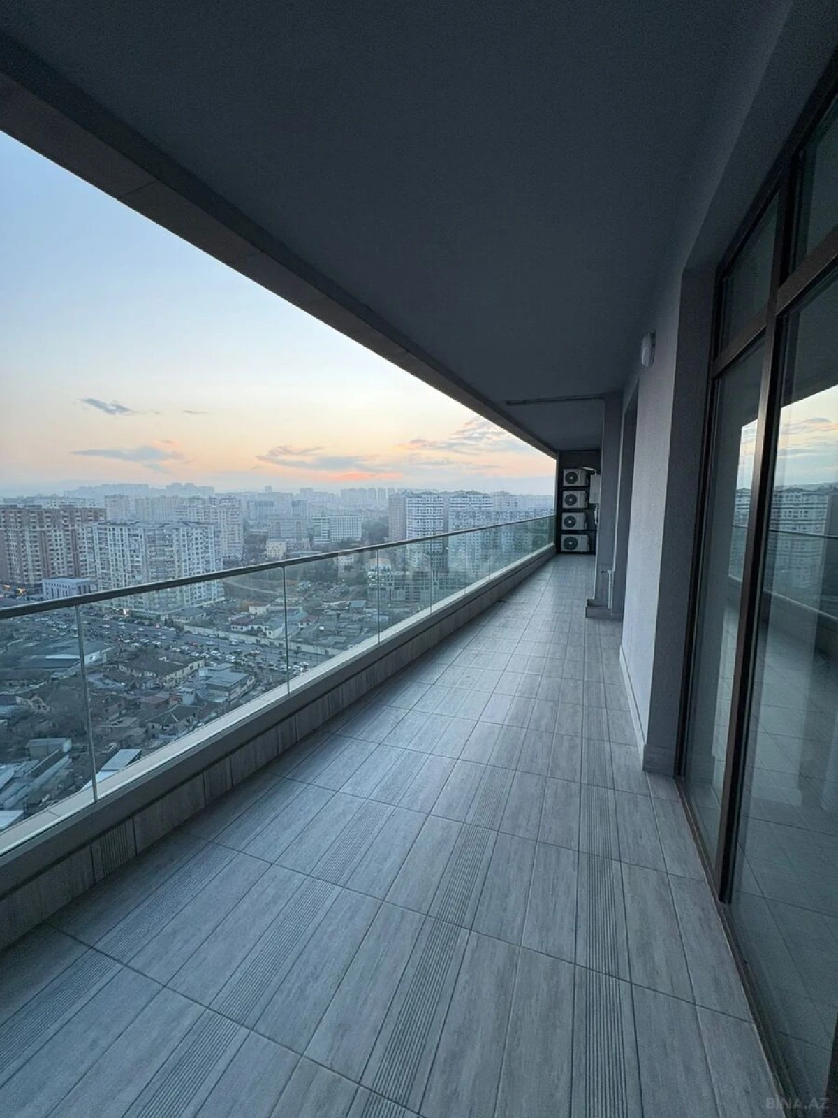 Kirayə verilir 3 otaqlı mənzil 148 m²