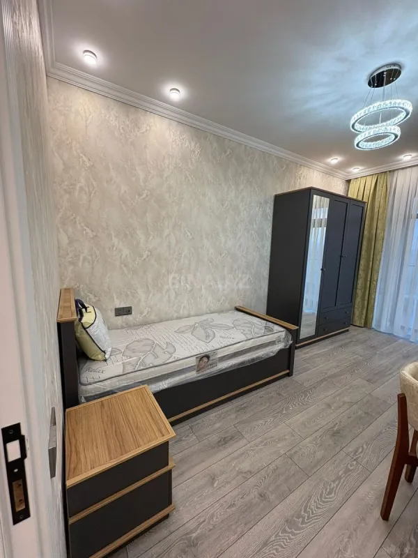Kirayə verilir 3 otaqlı mənzil 148 m²
