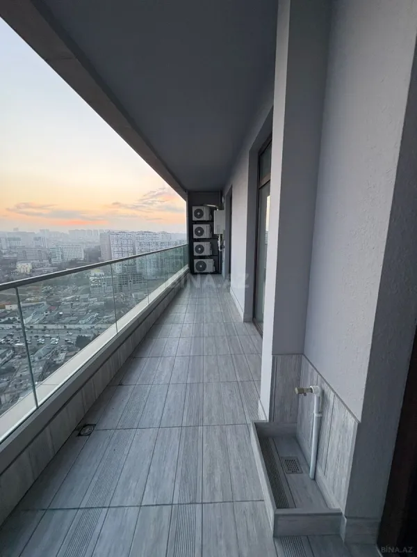 Kirayə verilir 3 otaqlı mənzil 148 m²