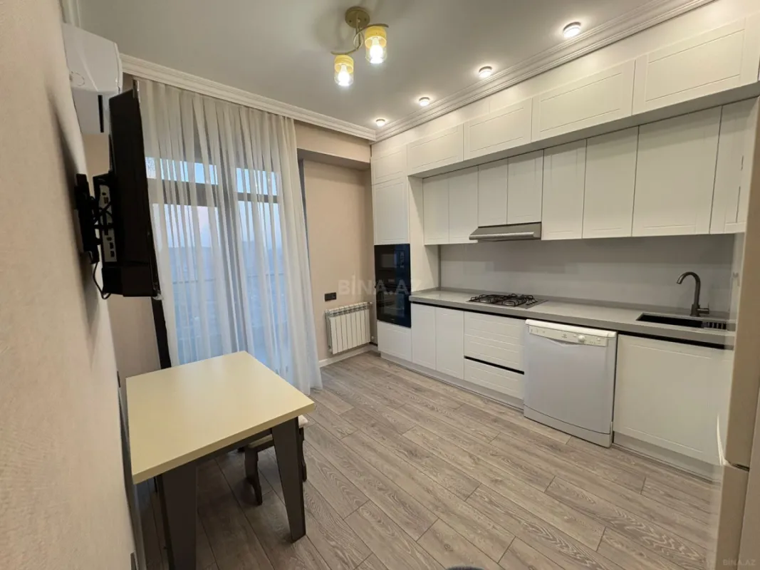 Kirayə verilir 3 otaqlı mənzil 148 m²