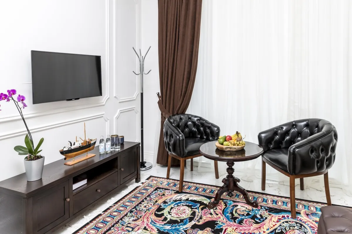 Kirayə verilir 16 otaqlı həyət evi 700 m²