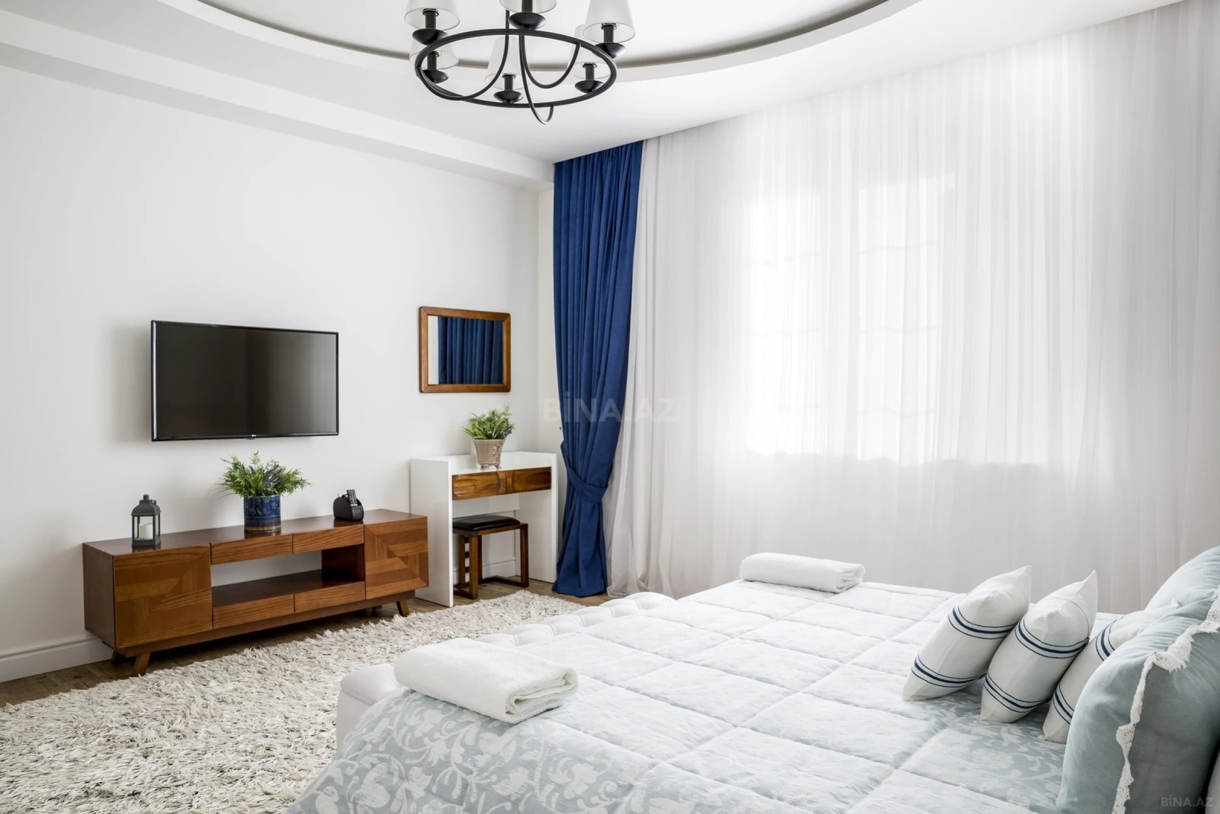 Kirayə verilir 16 otaqlı həyət evi 700 m²