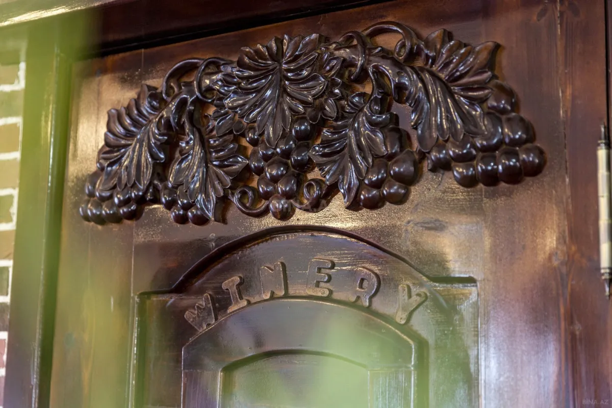 Kirayə verilir 16 otaqlı həyət evi 700 m²