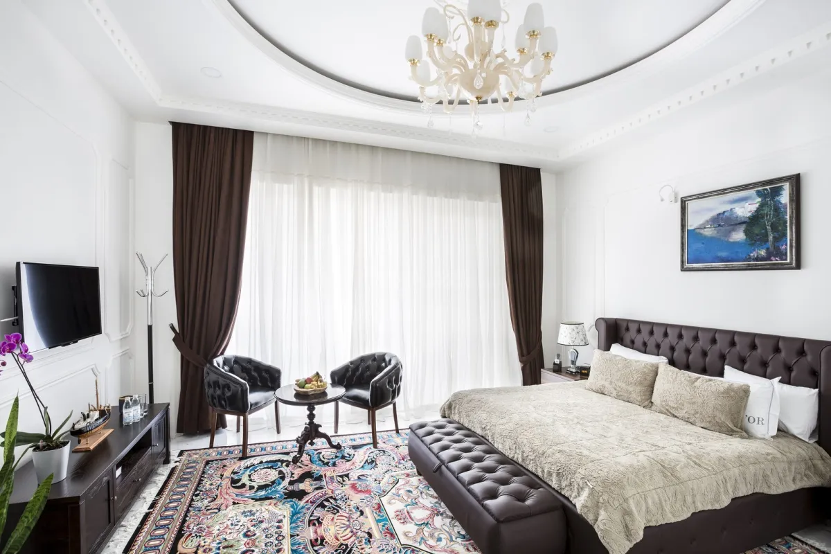 Kirayə verilir 16 otaqlı həyət evi 700 m²