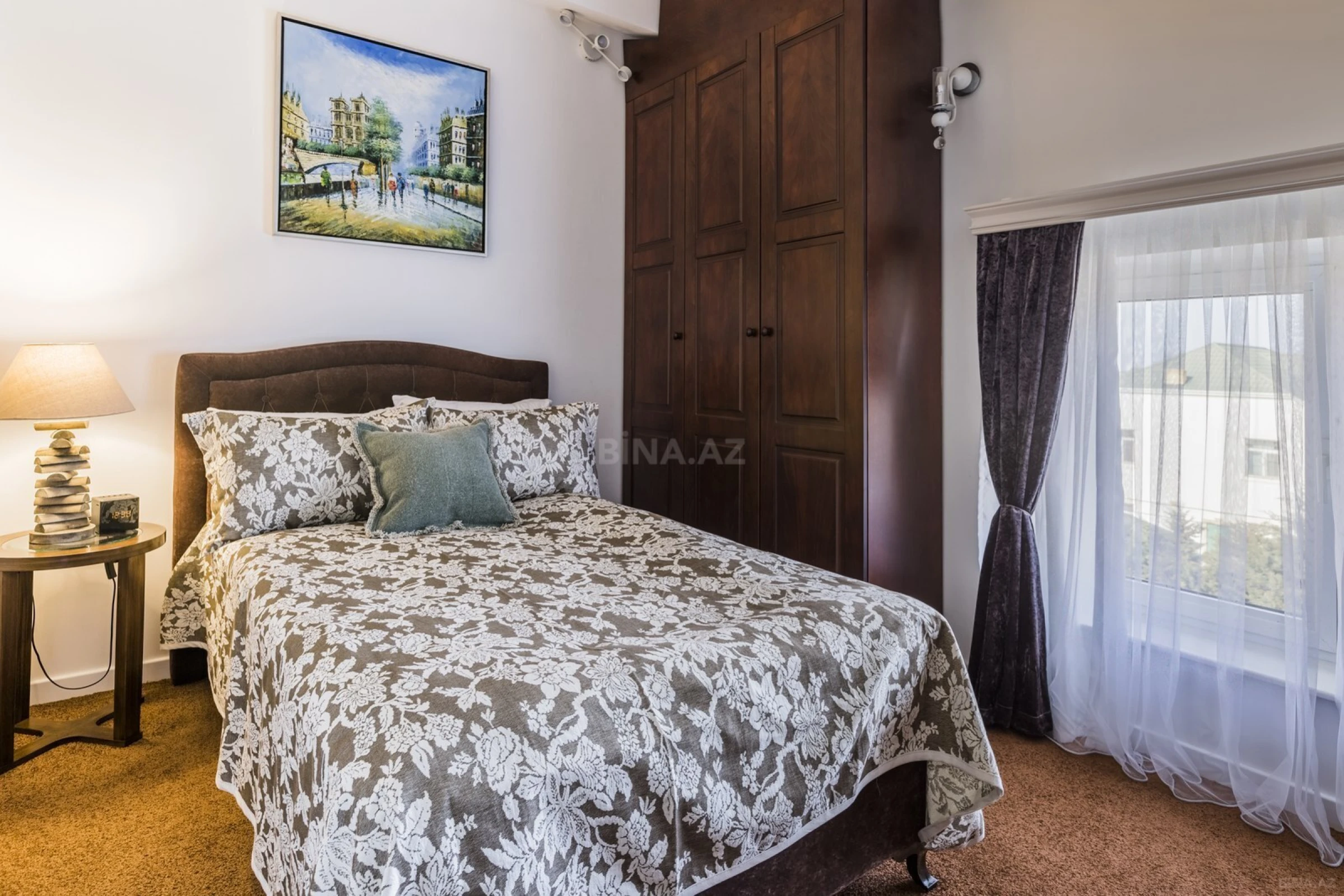 Kirayə verilir 16 otaqlı həyət evi 700 m²