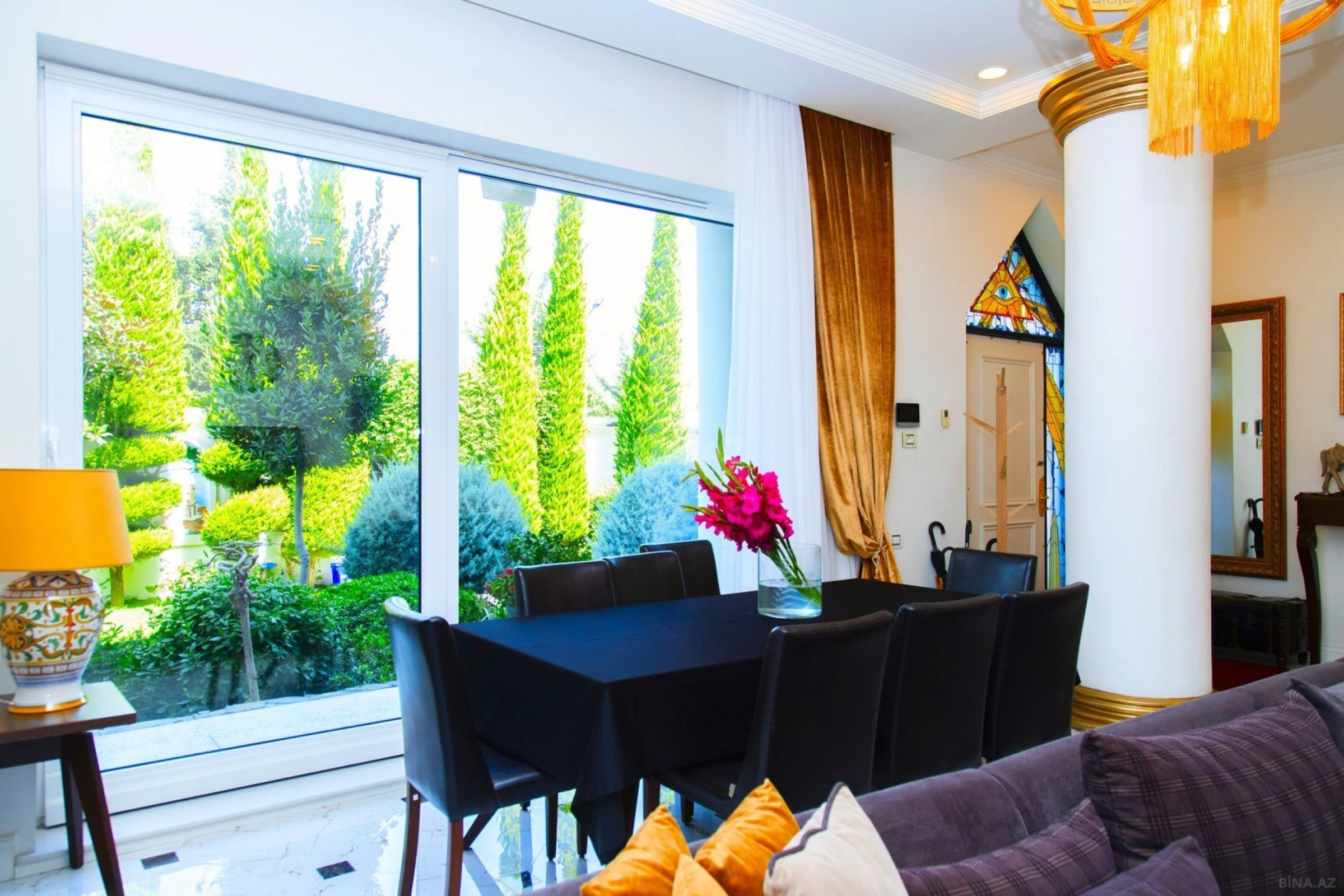 Kirayə verilir 16 otaqlı həyət evi 700 m²