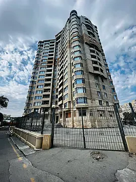 Satılır 3 otaqlı mənzil 140 m² — Bakı 3 otaq 140.00 m²