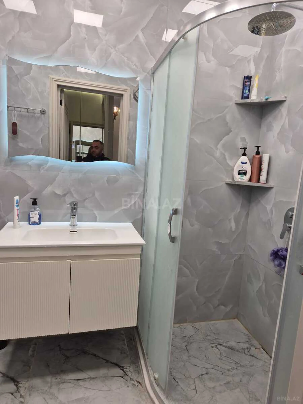 Kirayə verilir 2 otaqlı mənzil 65 m²