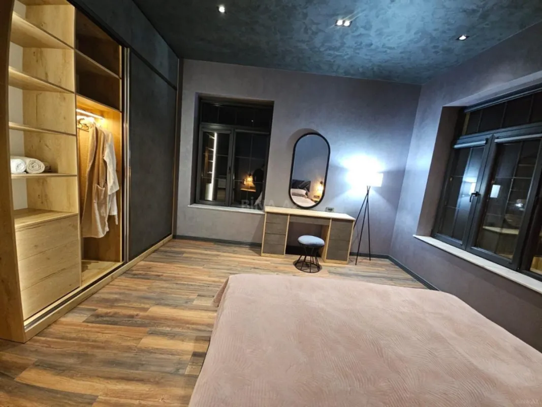 Kirayə verilir 5 otaqlı həyət evi 450 m²