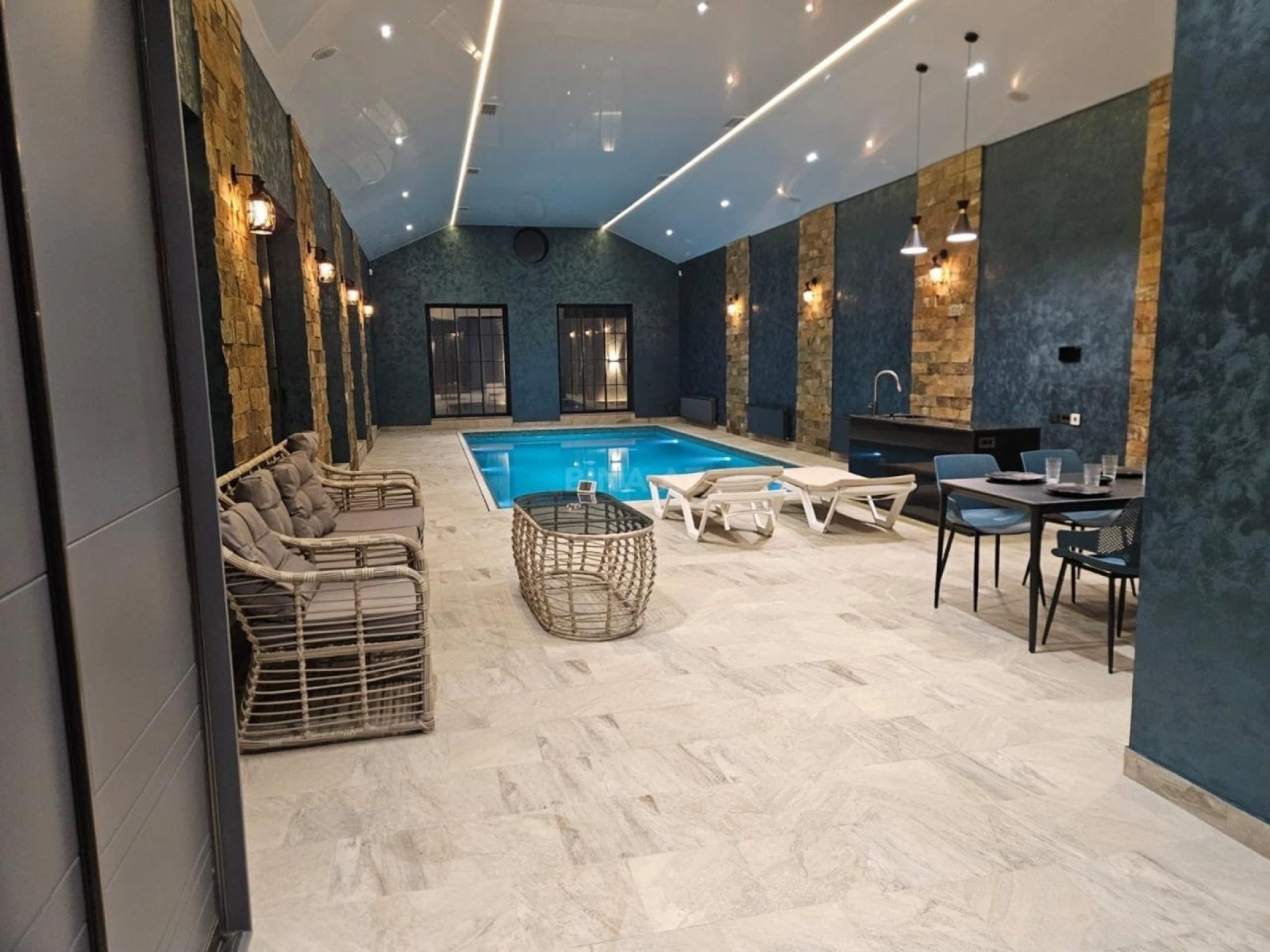 Kirayə verilir 5 otaqlı həyət evi 450 m²