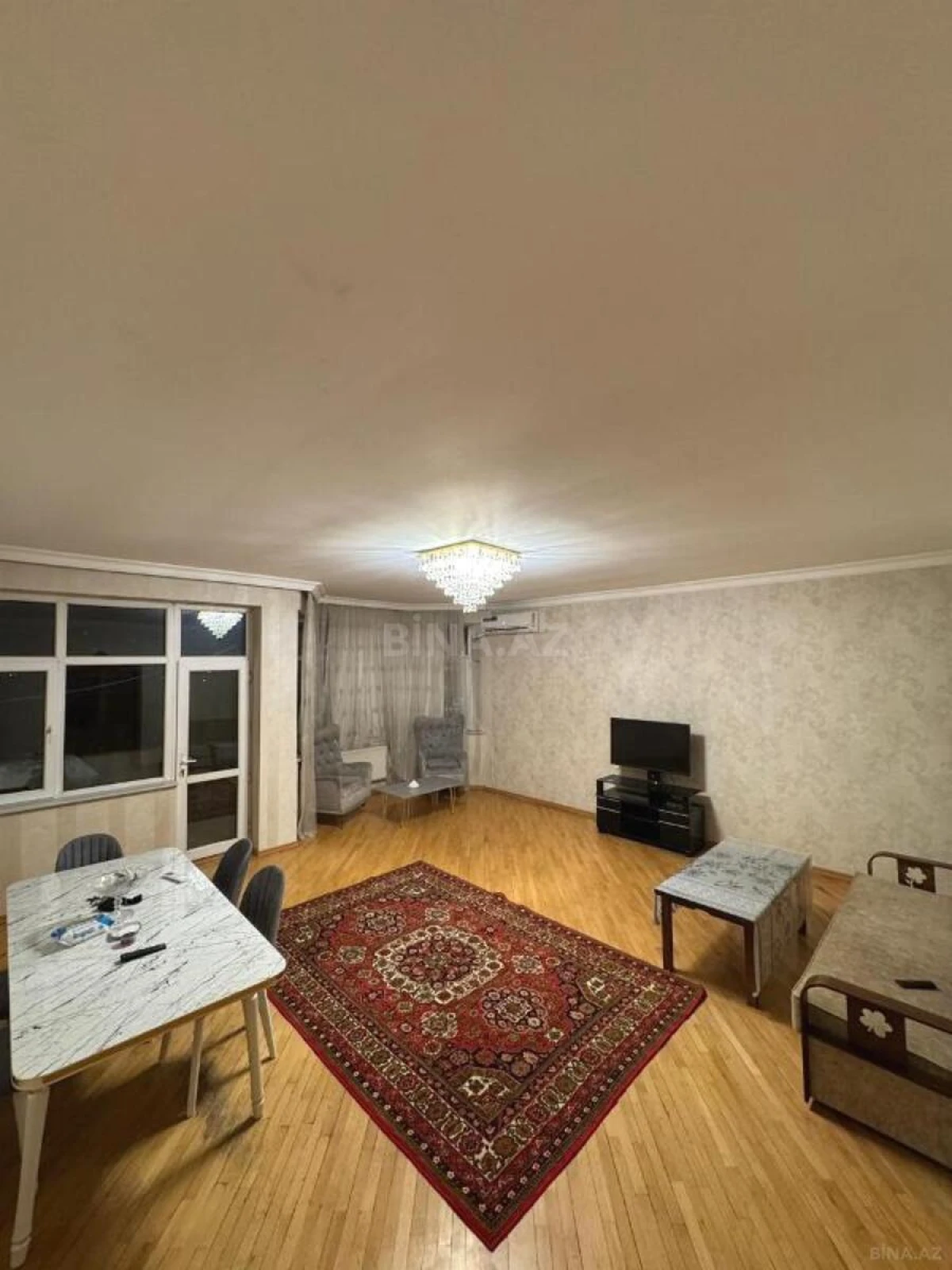 Kirayə verilir 3 otaqlı mənzil 162 m²