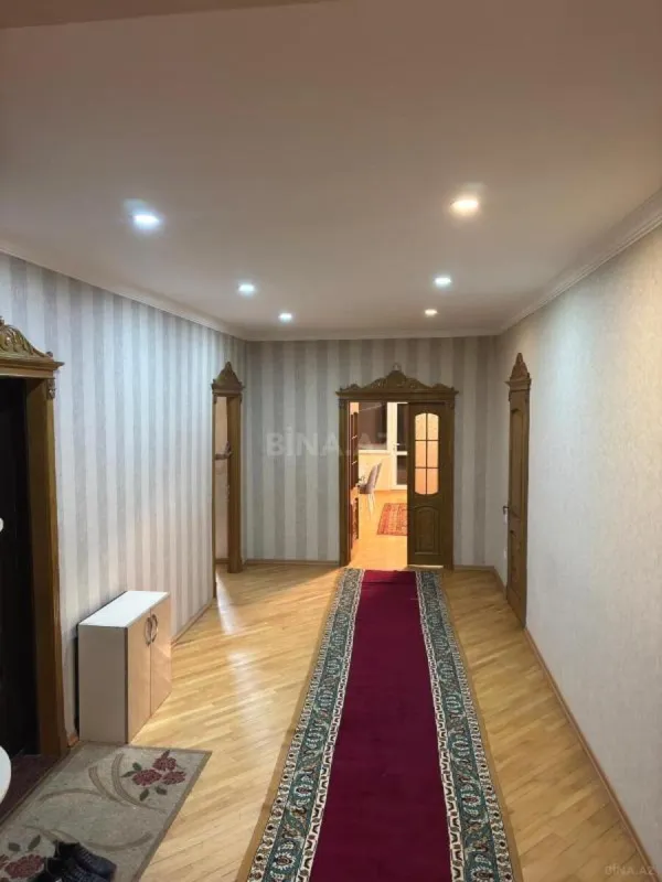 Kirayə verilir 3 otaqlı mənzil 162 m²