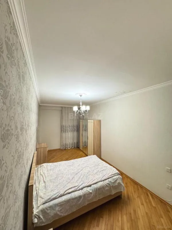 Kirayə verilir 3 otaqlı mənzil 162 m²