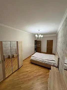 Kirayə verilir 3 otaqlı mənzil 162 m²
