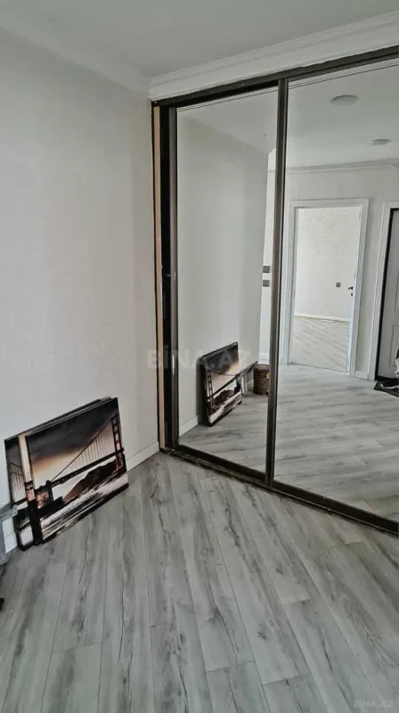 Satılır 2 otaqlı mənzil 67 m²