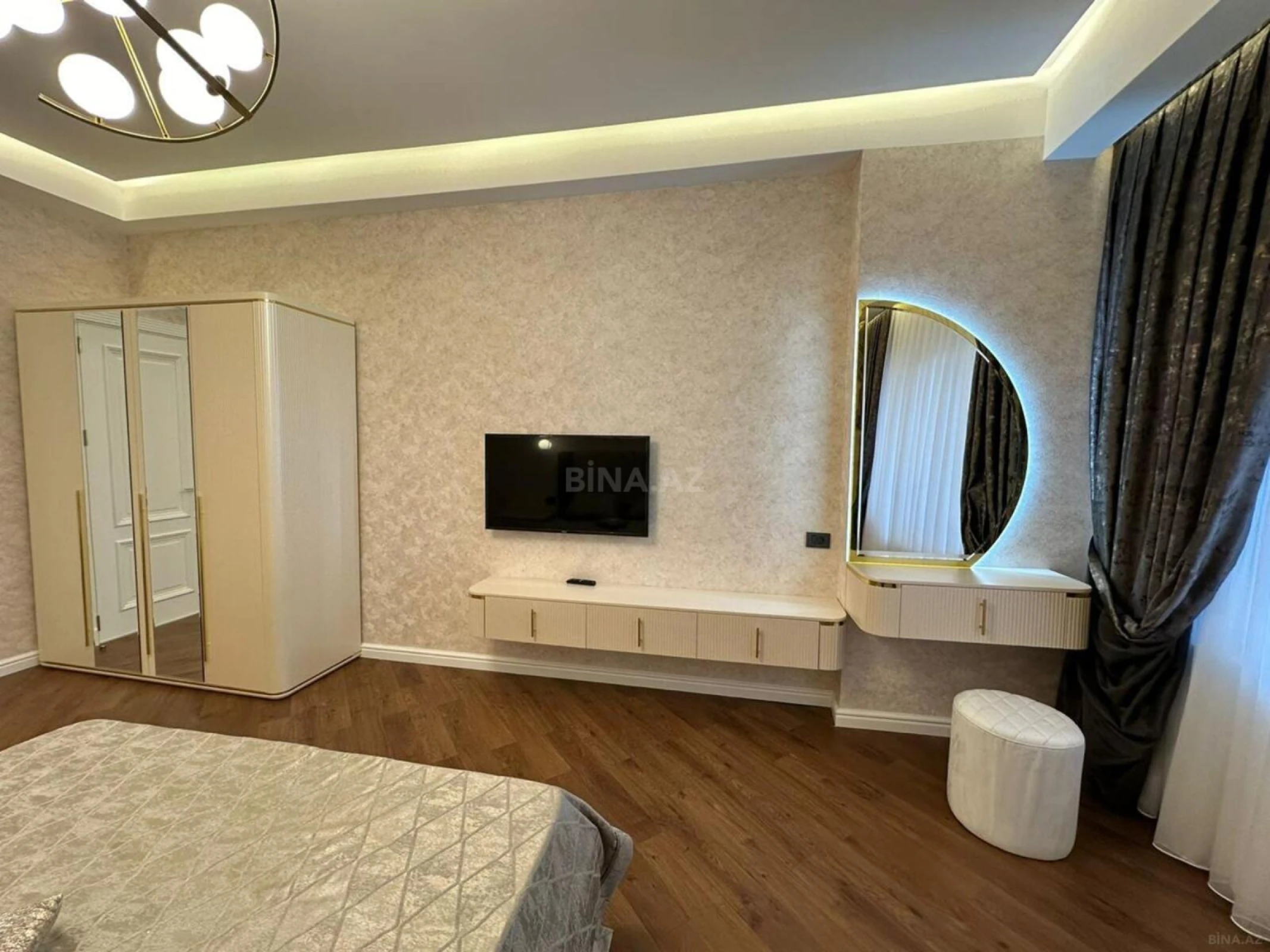 Kirayə verilir 3 otaqlı mənzil 150 m²