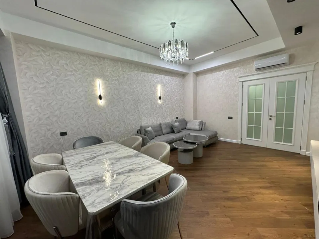 Kirayə verilir 3 otaqlı mənzil 150 m²