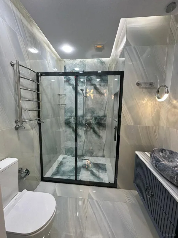 Kirayə verilir 3 otaqlı mənzil 150 m²