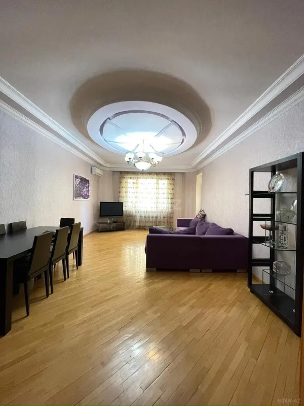 Satılır 4 otaqlı mənzil 170 m²