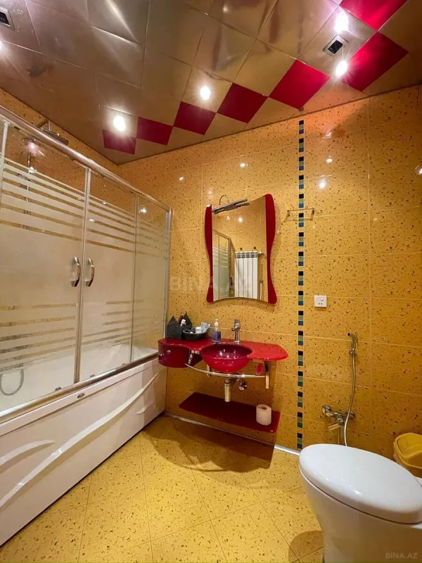 Satılır 4 otaqlı mənzil 170 m²