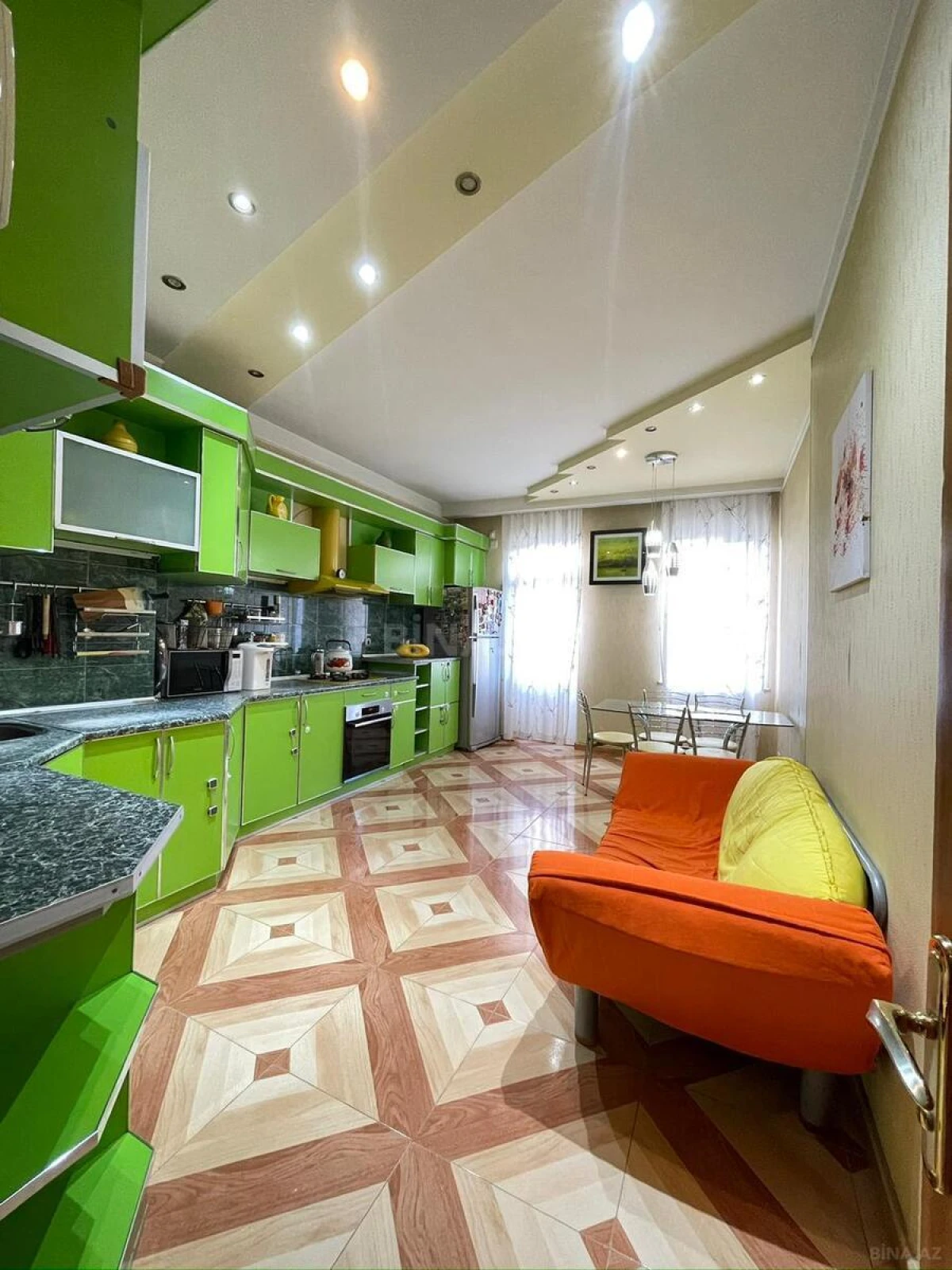 Satılır 4 otaqlı mənzil 170 m²