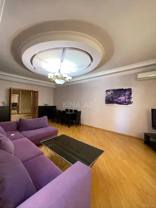 Satılır 4 otaqlı mənzil 170 m²