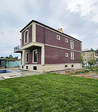 Satılır 11 otaqlı həyət evi 370 m²
