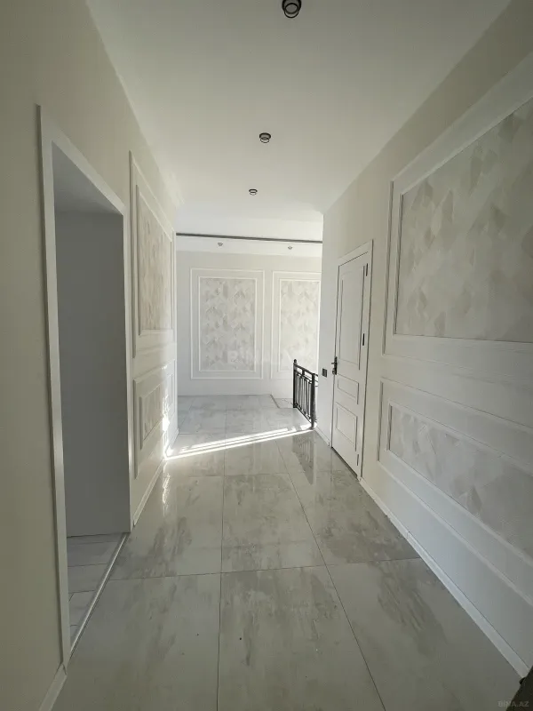 Satılır 11 otaqlı həyət evi 370 m²