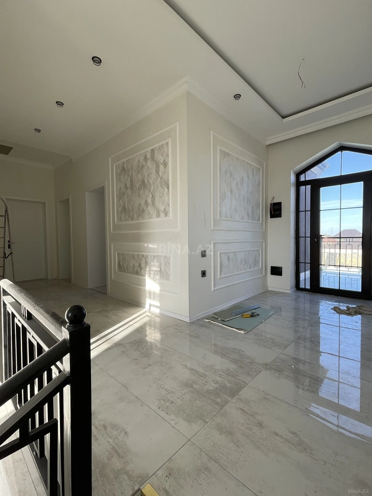 Satılır 11 otaqlı həyət evi 370 m²