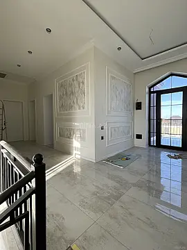 Satılır 11 otaqlı həyət evi 370 m²