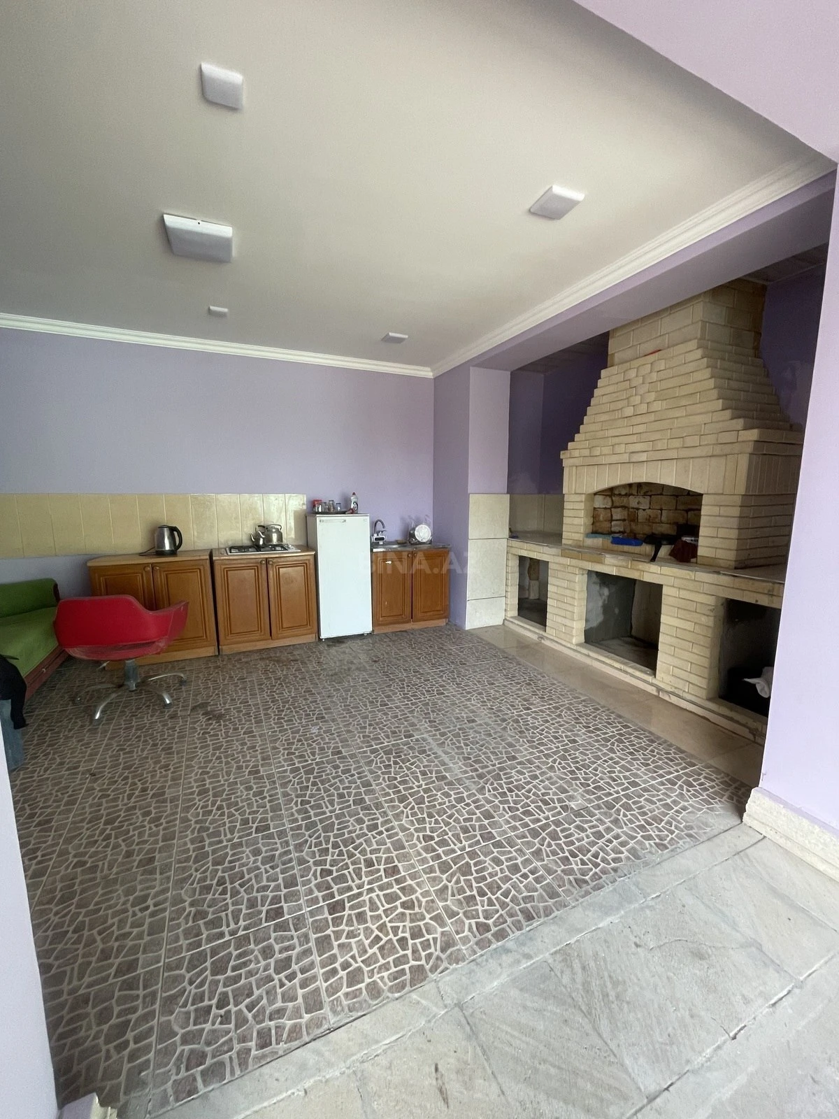 Satılır 11 otaqlı həyət evi 370 m²