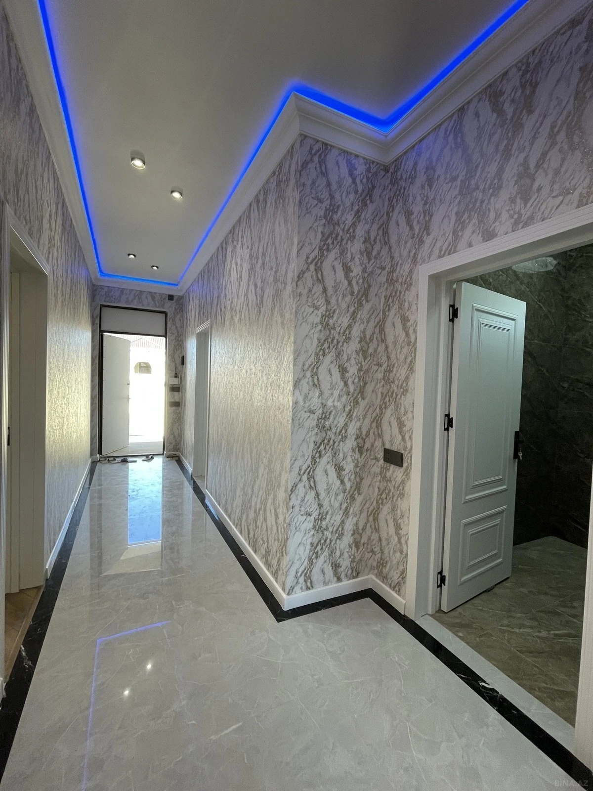 Satılır 11 otaqlı həyət evi 370 m²