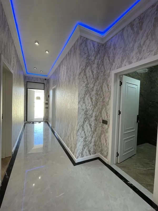 Satılır 11 otaqlı həyət evi 370 m²