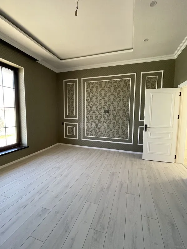 Satılır 11 otaqlı həyət evi 370 m²