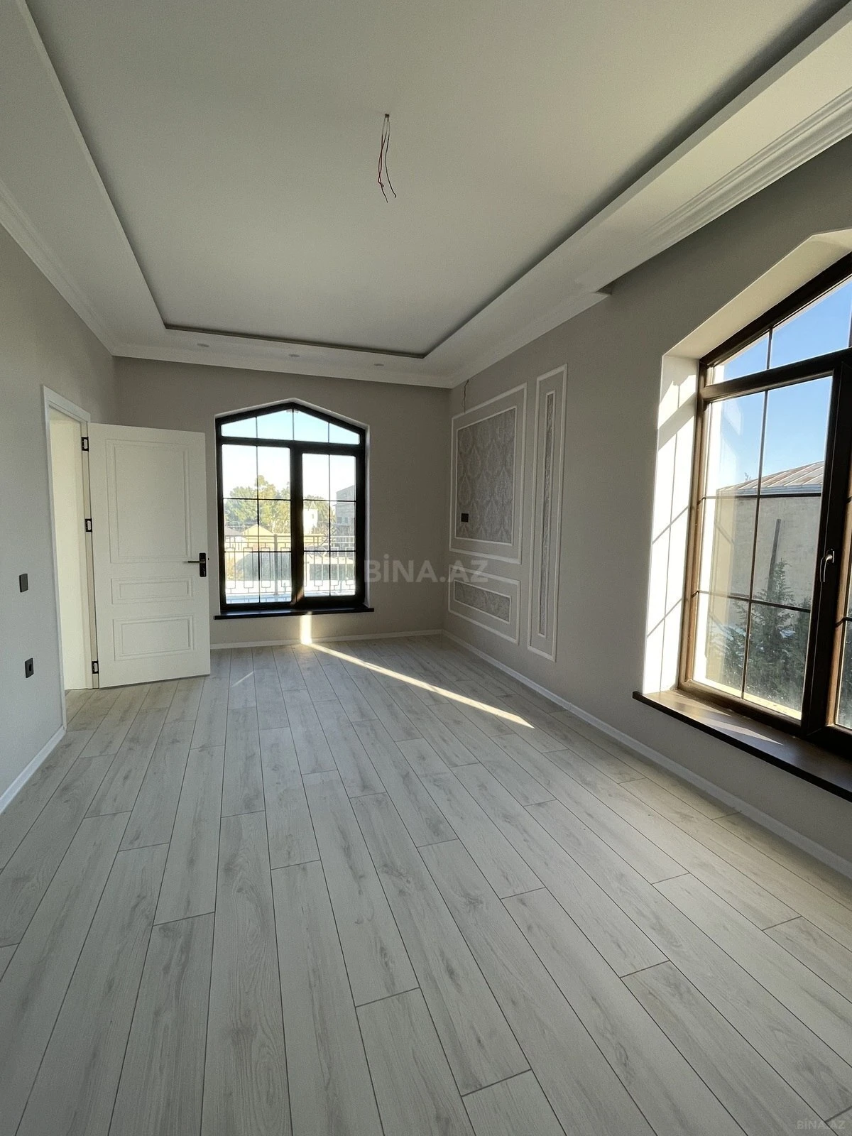 Satılır 11 otaqlı həyət evi 370 m²