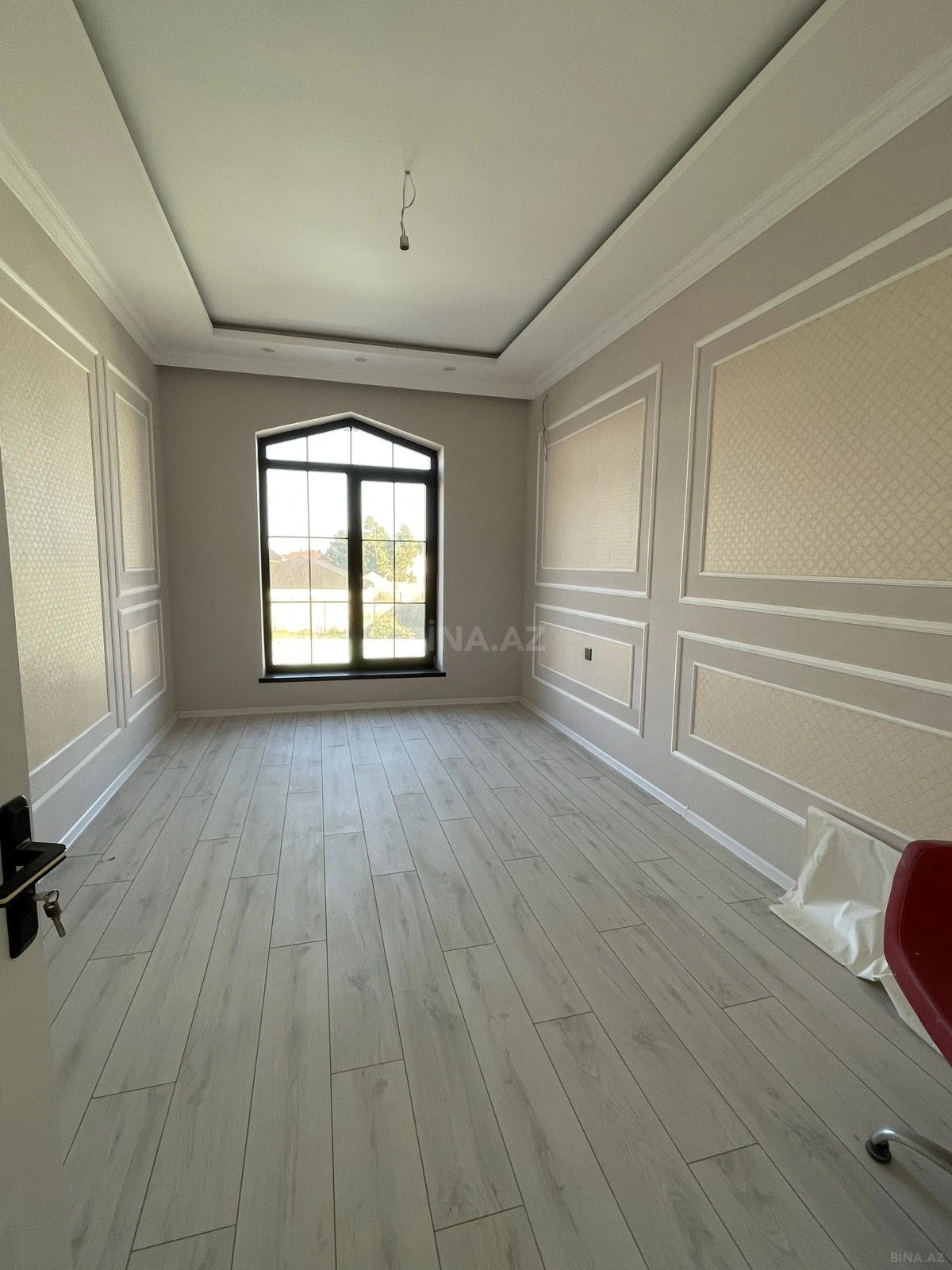 Satılır 11 otaqlı həyət evi 370 m²