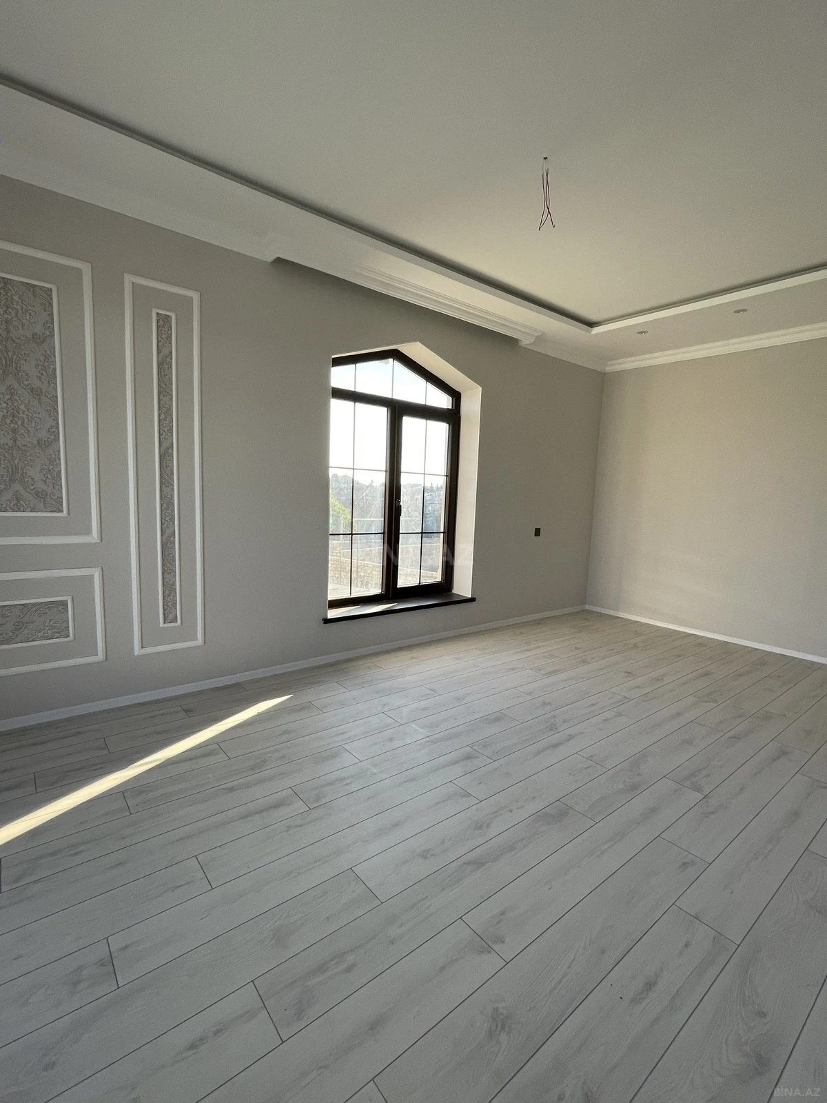 Satılır 11 otaqlı həyət evi 370 m²