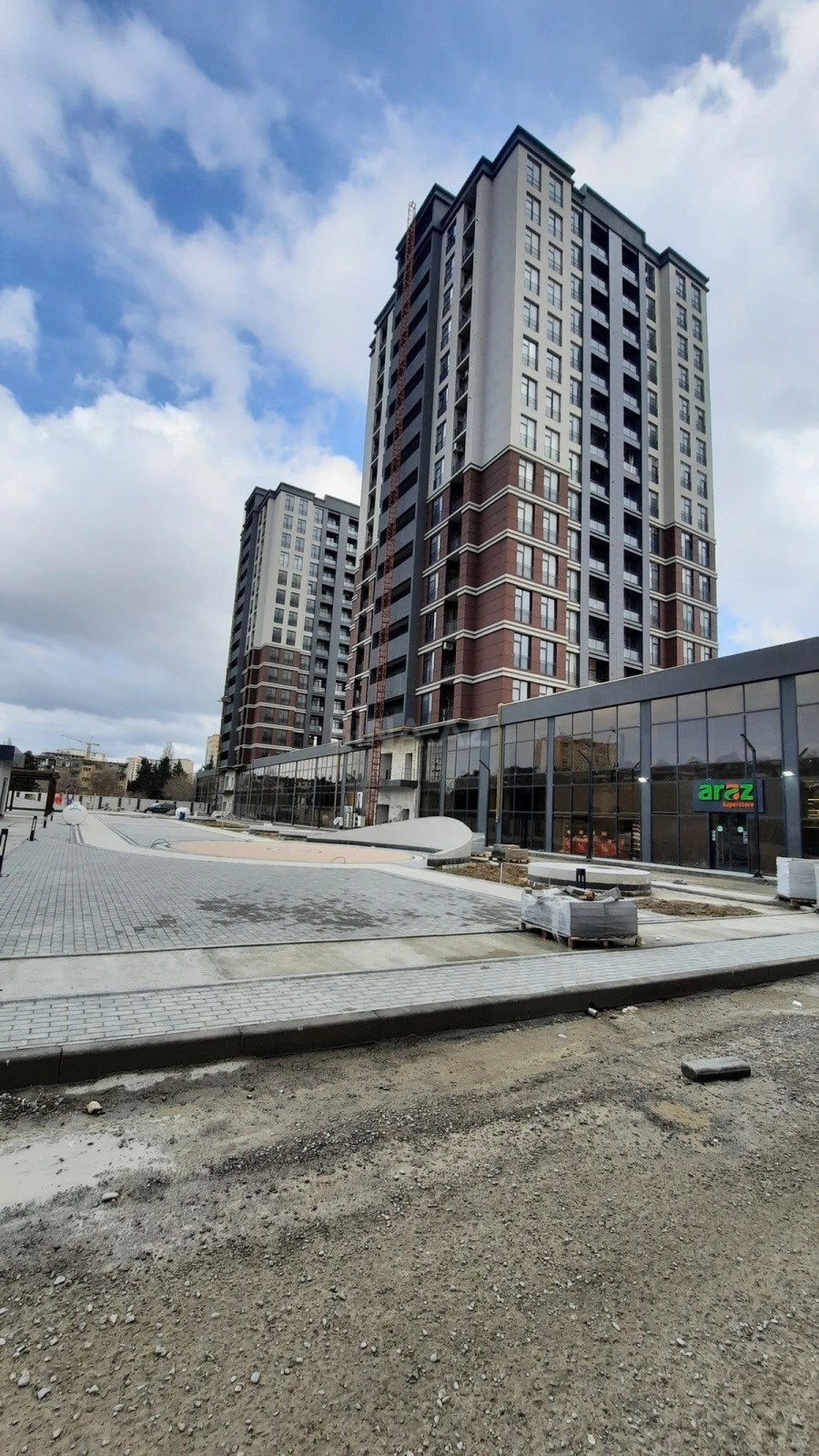 Satılır 2 otaqlı mənzil 71 m²